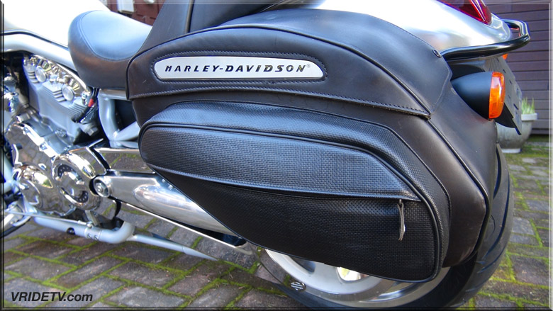 v rod muscle bags